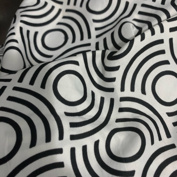 Large Black & White Geometric Scarf (42in x 42in) - Picture 3 of 4